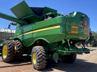 2016 John Deere S680 Header