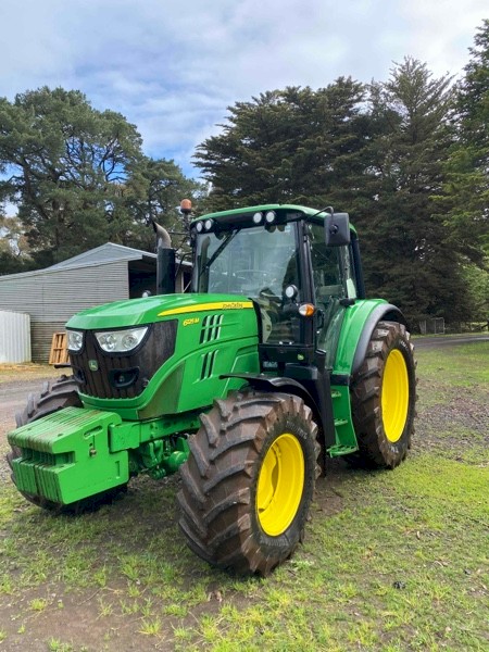 2014 John Deere 6125M Tractor