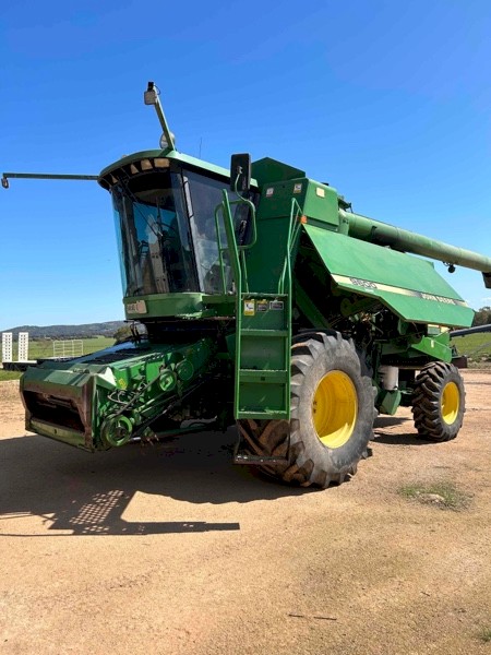 JD 9600 Header And 30ft Front With Trailer
