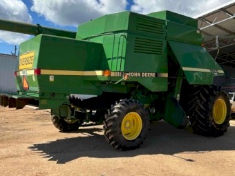 JD 9600 Header And 30ft Front With Trailer