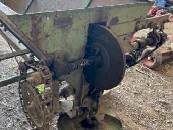 crump broad-acre spreader