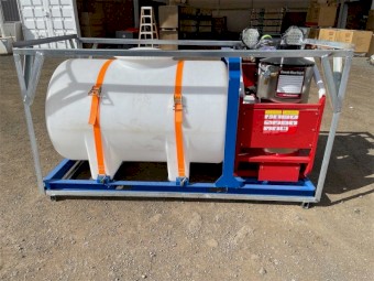 Heated Pressure washer with tank 