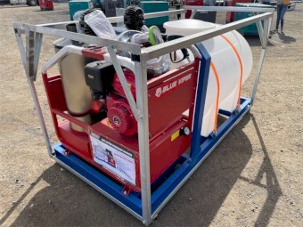 Heated Pressure washer with tank 