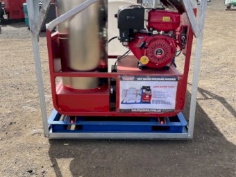 Heated Pressure washer with tank 