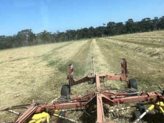 Pottinger Eurotop 701 hay rake