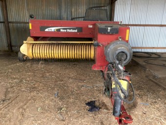 New Holland 575 baler with accumulator + grab