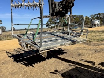 Slideaway Hay Feeder