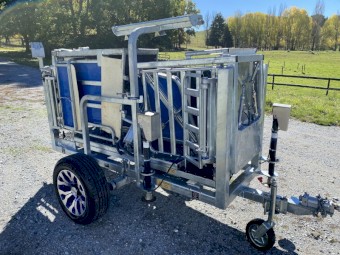 Clipex Sheep Handler Contractor Model