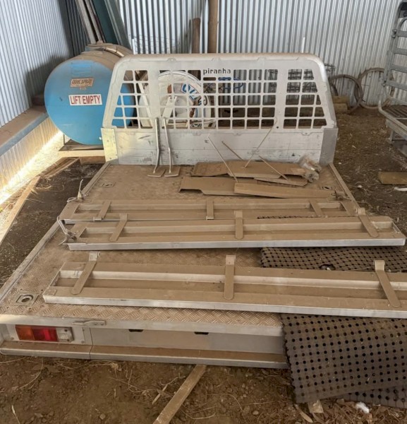 Piranha dual cab tray