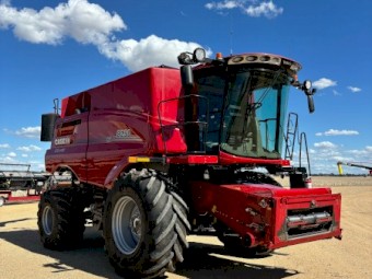2020 Case IH 8250 Combine with 2022 Macdon D145 Draper Front (45ft)
