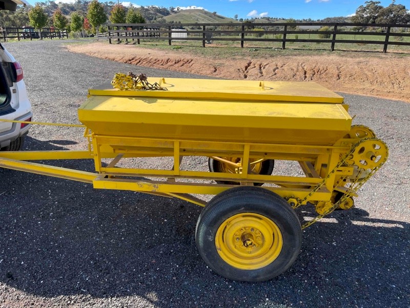 Fertilizer Spreader