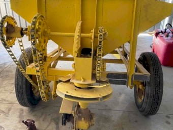 Fertilizer Spreader