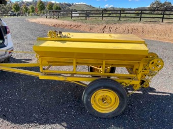 Fertilizer Spreader