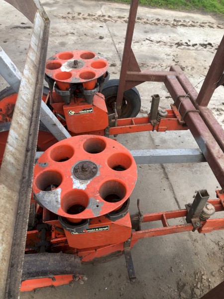 Vegetable Transplanter