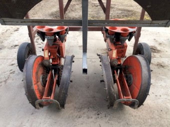 Vegetable Transplanter