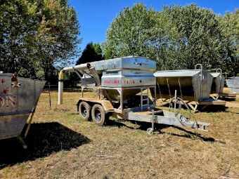 PATON FEED CART with AUGER