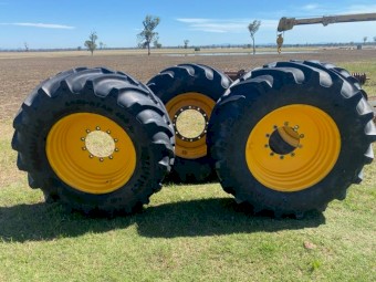 JCB Fastrac 30” tyres & rims
