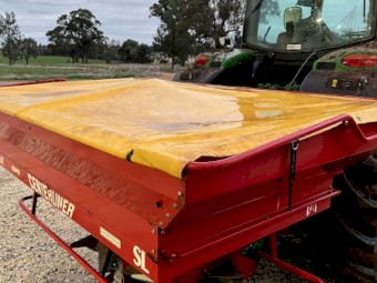 2001 Lely Centerliner SL 2700L Centronic Spreader