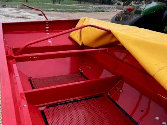 2001 Lely Centerliner SL 2700L Centronic Spreader