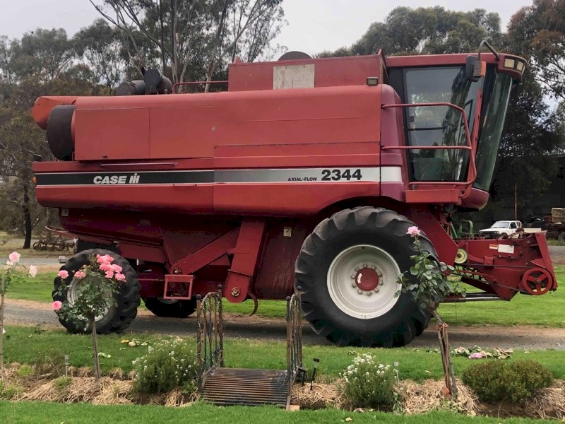Case IH 2344 Header with Case 25ft 1010 Front