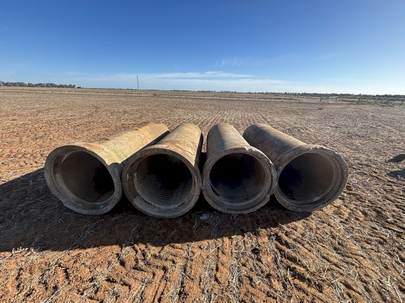 concrete water pipe 