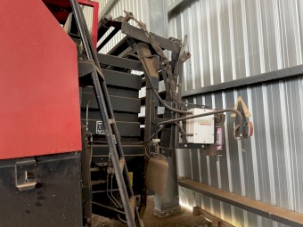 2004 New Holland BB960A 8x4x3 Baler