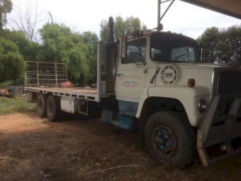 Ford LN 8000 Truck