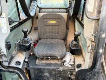 New holland C338 skid steer 2445 hrs