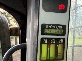 New holland C338 skid steer 2445 hrs