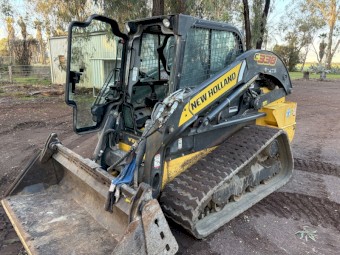 New holland C338 skid steer 2445 hrs