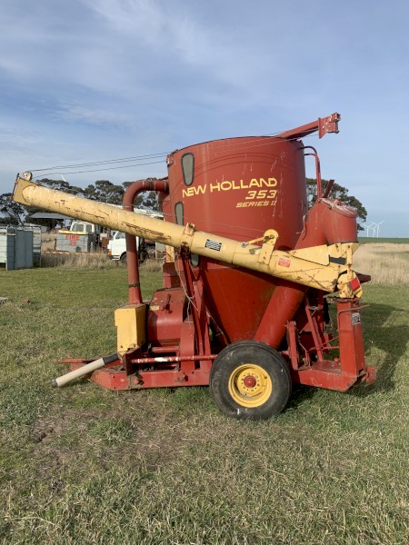 New Holland 353 roller and hammer mill