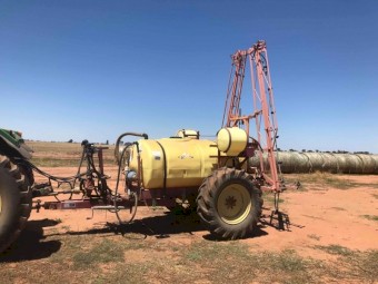Hardie 2000 Litre Boom Sprayer