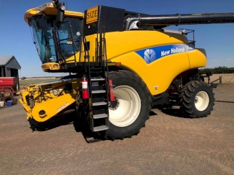 2011 New Holland CR 9080 Header with 41ft Honey Bee 94C Draper Front