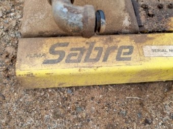 Sabre end knife