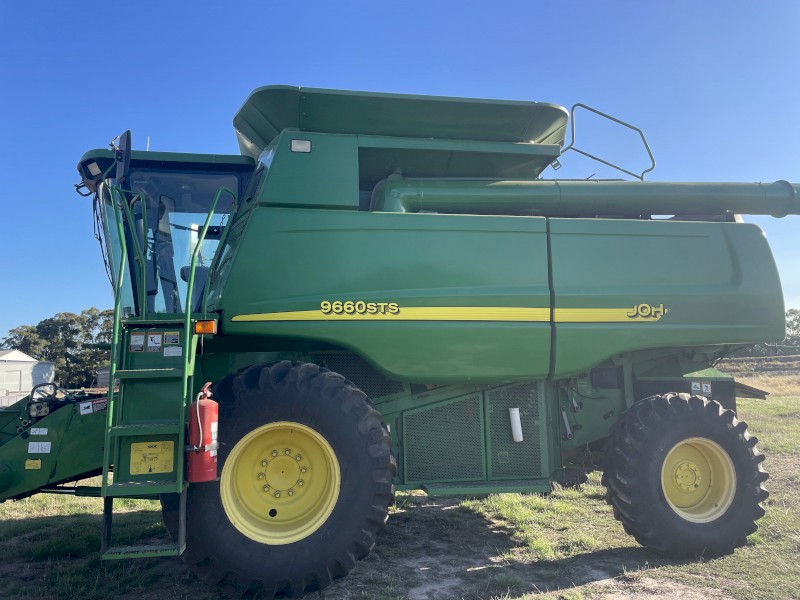 John Deere 9660 STS header