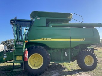 John Deere 9660 STS header