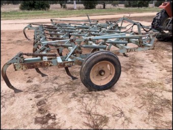 27 Tyne Horwood Bagshaw Scarifier 