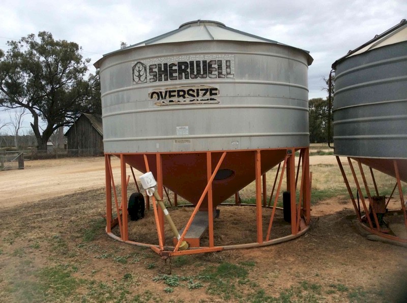 Sherwell Field Bin with Auger