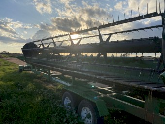 John Deere 30ft 630D Draper Front