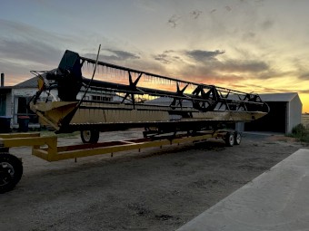2005 New Holland CR970 and New Holland 994 36ft Front with Trailer