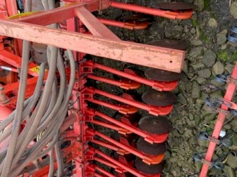 2001 Kuhn HR3003D Power Harrow