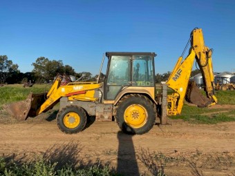 Massey Ferguson 750 Backhoe Front End Loader