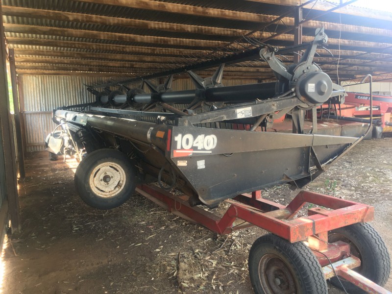 MacDon 1040 belt front