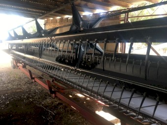 MacDon 1040 belt front