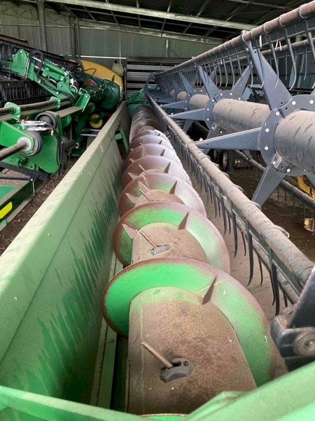 John Deere 635 F Header Front