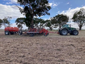 2005 Horwood Bagshaw 35ft Scaribar & 6000L 3 Bin Air Cart