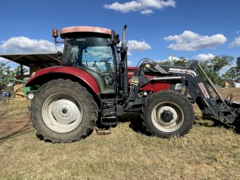 2013 Case Maxxum 140 Tractor with Loader