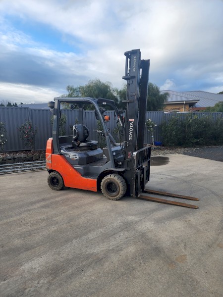 Toyota Forklift 2T Diesel
