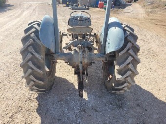 Massey ferguson te20 bin trailer tow tractor