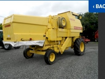 Wanted - New Holland 8070 Header